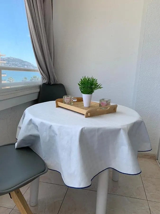 Appartement Première Ligne de mer avec piscine Roses